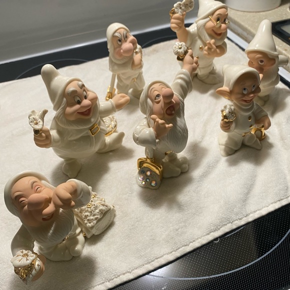 All 7 dwarfs, Lenox Disney - Picture 1 of 3